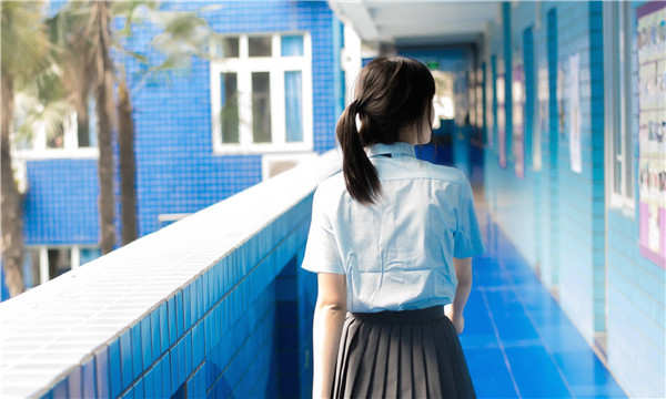 台前如何找到一个可以帮助我生孩子的女人？