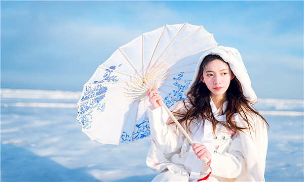 台前试管代怀生子多少钱一个？助孕之路的费用分析与方案选择